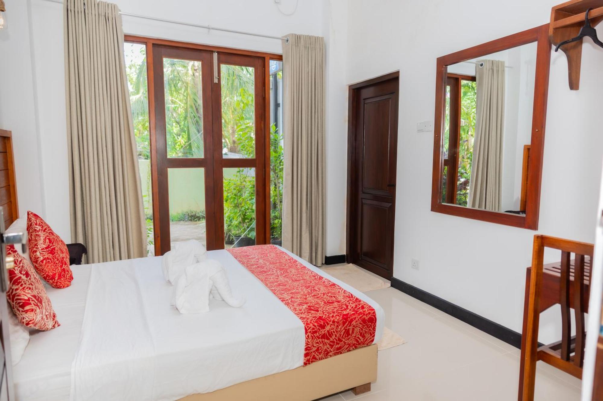 Sea Cloud Hotel Unawatuna Exterior photo